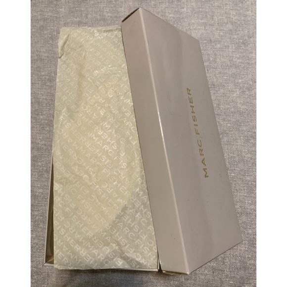 NWT Green Snakeskin Marc Fisher Carmela Heels - Picture 5 of 6